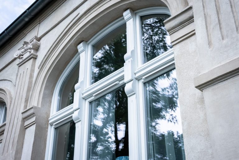 Sprossenfenster aus Holz